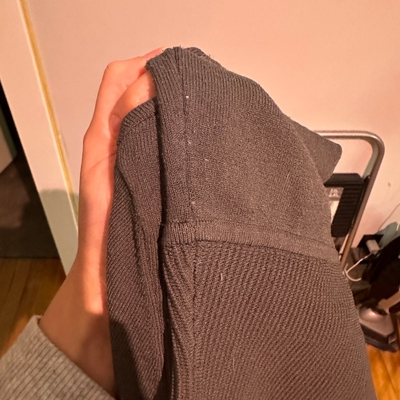 Aritzia Empire Sculpt Knit Long Sleeve - Picture 4 of 4